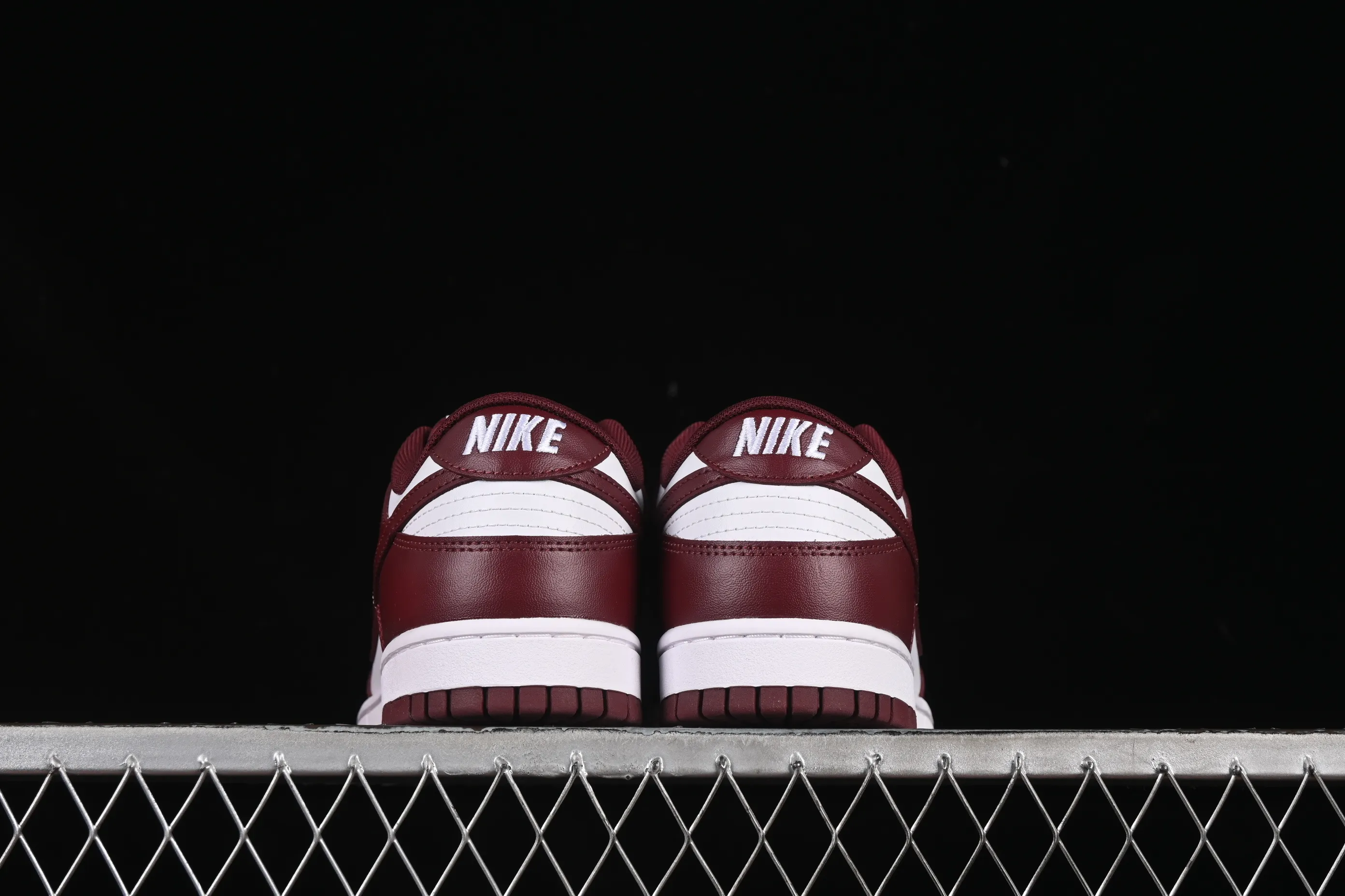 All categories Nk SB Dunk series Nk SB Dunk Low low-top sneakers Nike SB Dunk Low burgundy low-top casual sneakers DV0833-115